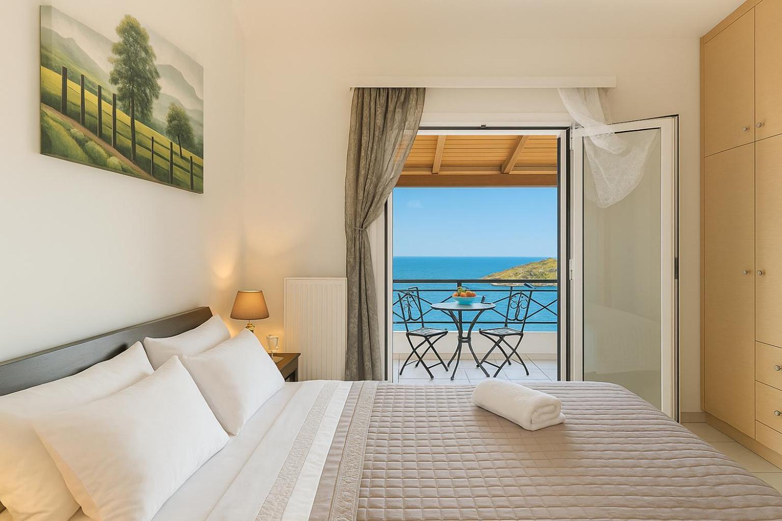 Coastal Paradise Found - Komis' Private Pool Retreat アギオス・ニコラオス エクステリア 写真